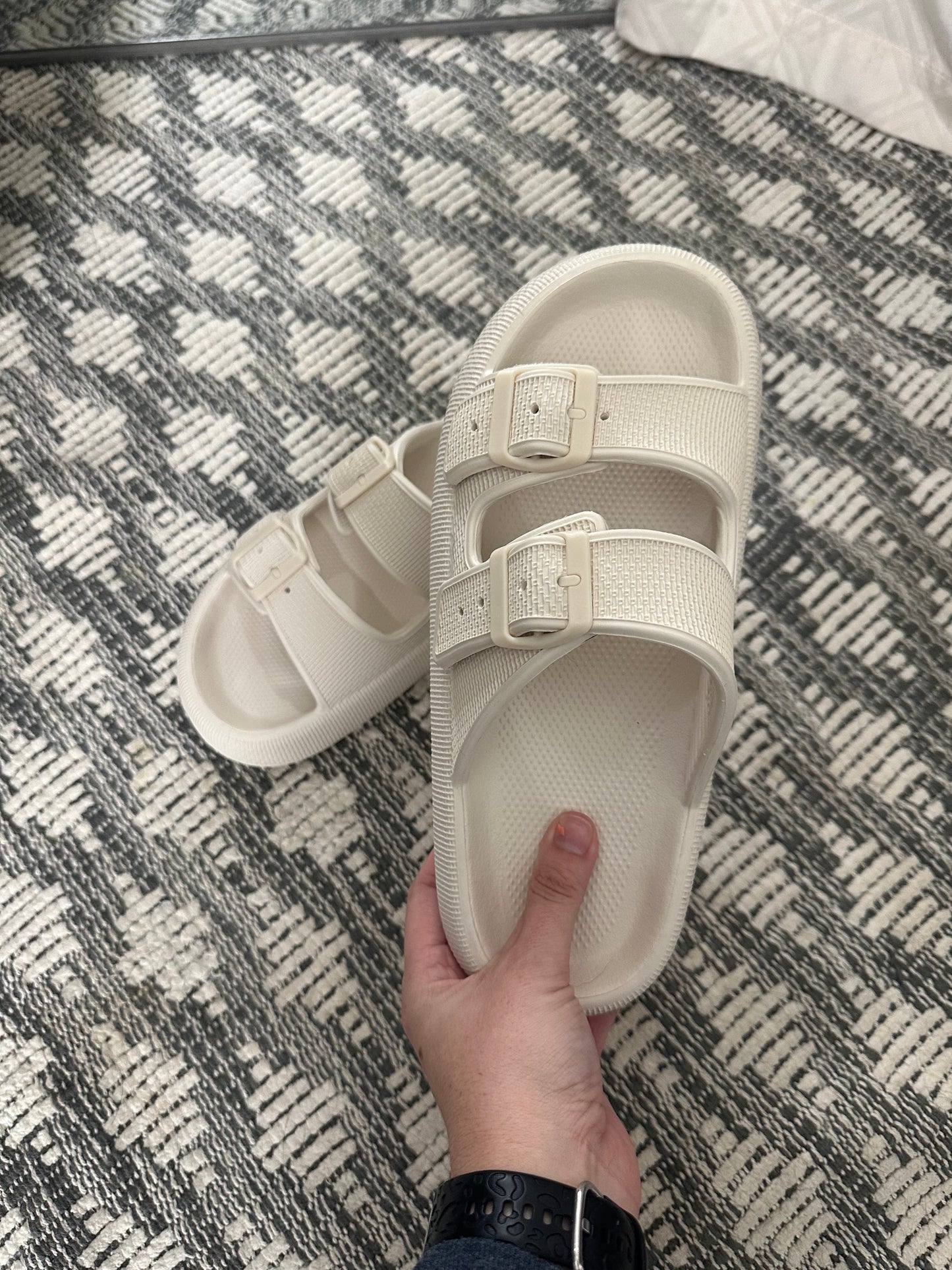 Cream Comfort Slide